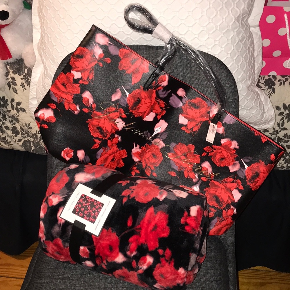 VS Matching Bag & Throw Blanket Valentines